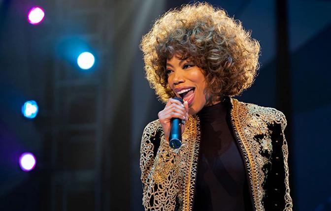 Naomi Ackie as Whitney Houston in 'I Wanna Dance With Somebody' (photo: Sony Pictures)<br>