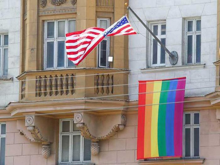 A Pride flag was displayed on the wall of the U.S. embassy in Moscow in 2020. Photo: Tass