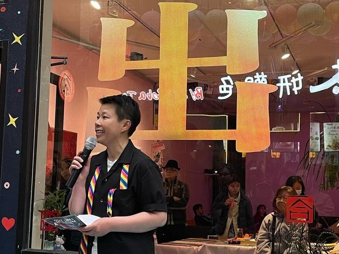 Xiangqi Chen speaks at the opening of her exhibit. (photo: Chinese Cultural Center)
