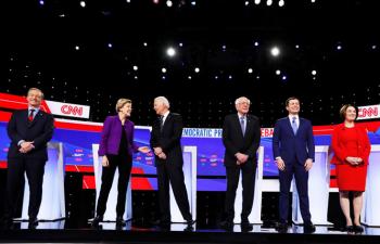 Analysis: Candidates sprint toward Iowa caucuses