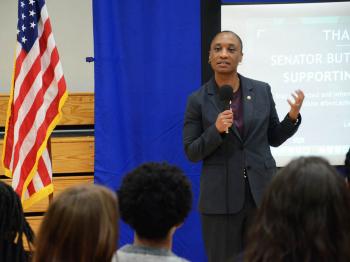 Lesbian US Senator Butler meets with SF youth